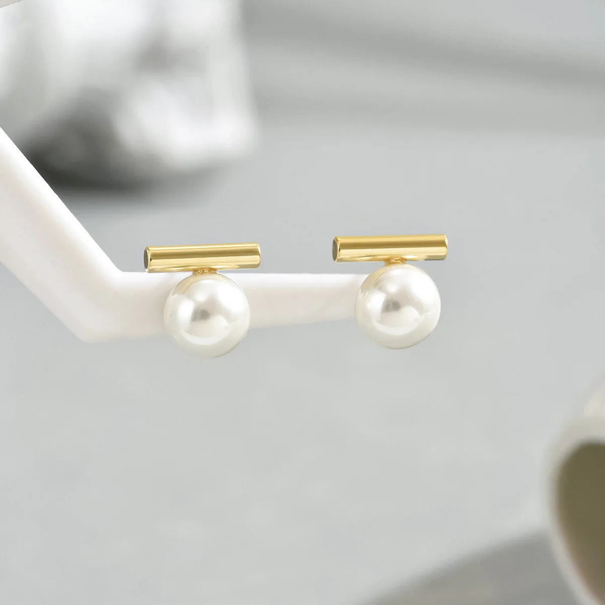 Women’s Pearl Stud Earrings – Elegant Gold-Tone Fashion Jewelry