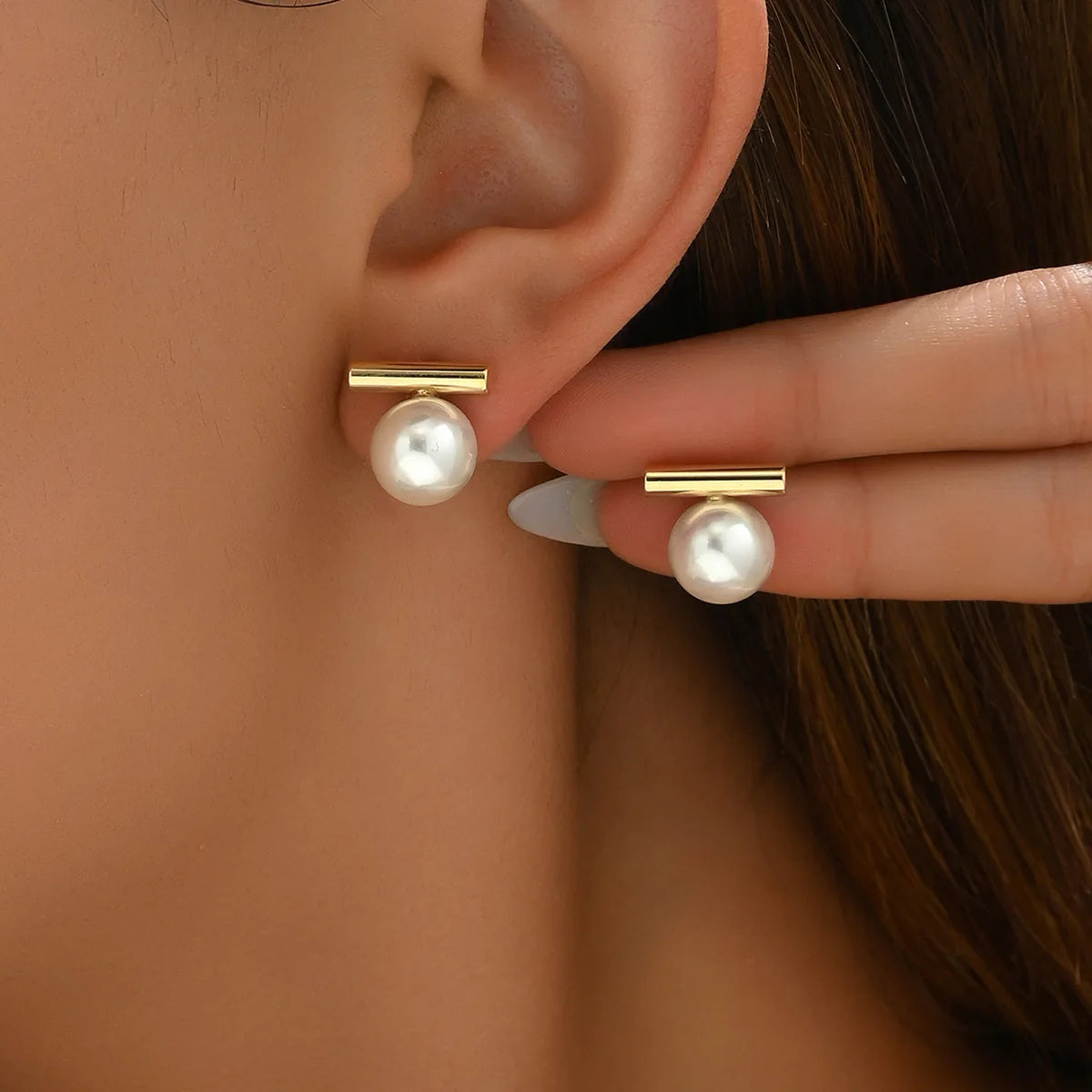 Women’s Pearl Stud Earrings – Elegant Gold-Tone Fashion Jewelry