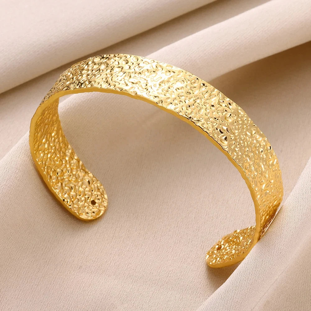 English: Luxury Textured Open Cuff Bracelet – Gold Tone