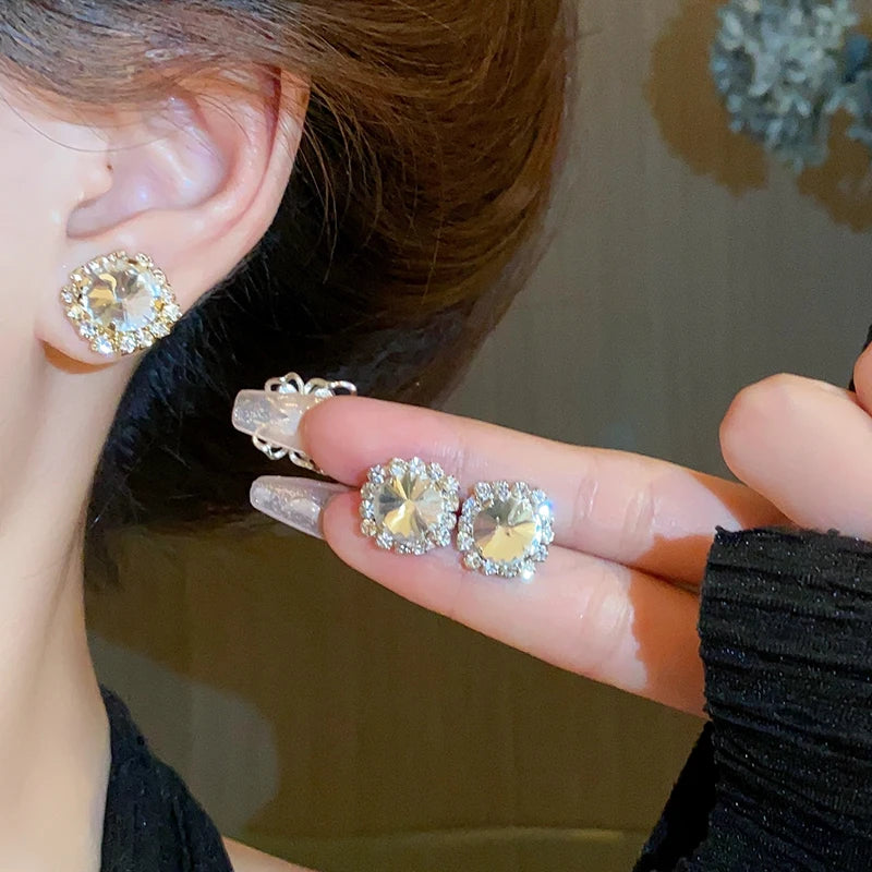 Women’s Luxury Green Crystal Choker Necklace & Stud Earrings Set – Wedding and Banquet Jewelry