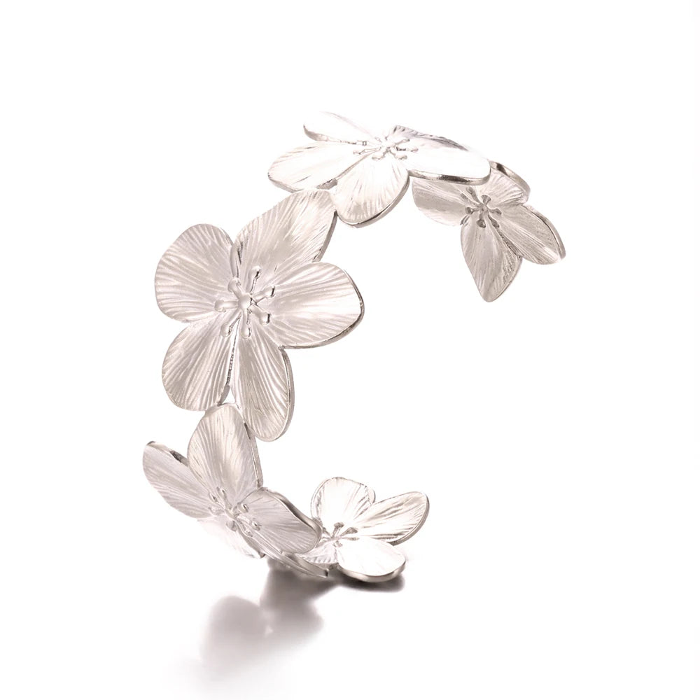 English: Luxury Textured Open Cuff Bracelet – Gold Tone