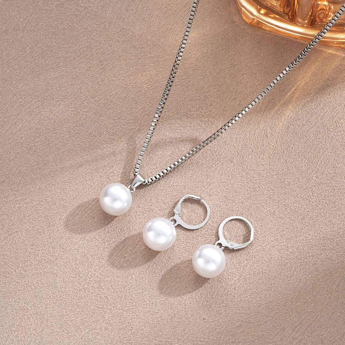 Elegant Pearl Heart Jewelry Set – Necklace & Earrings for Women