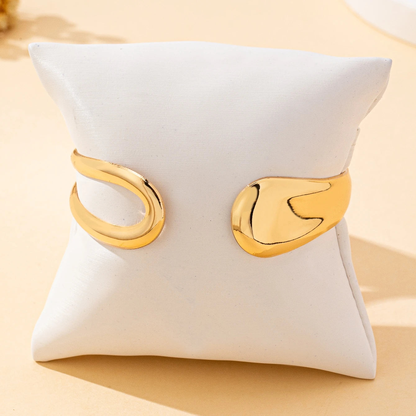 Women’s Open Cuff Bracelet with Hollow Geometric Design – Modern Everyday Jewelry