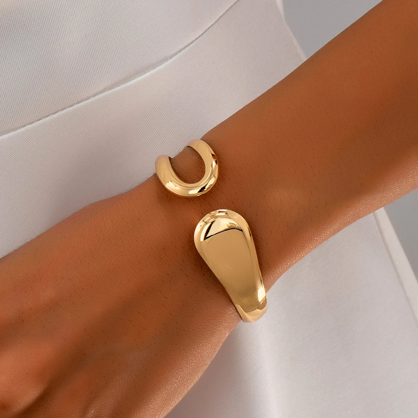 Women’s Open Cuff Bracelet with Hollow Geometric Design – Modern Everyday Jewelry