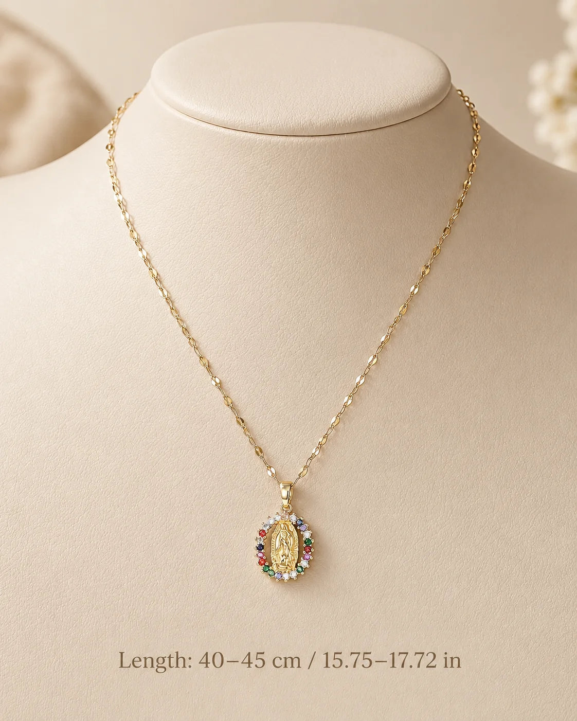 Exquisite Gold Pendant Necklaces