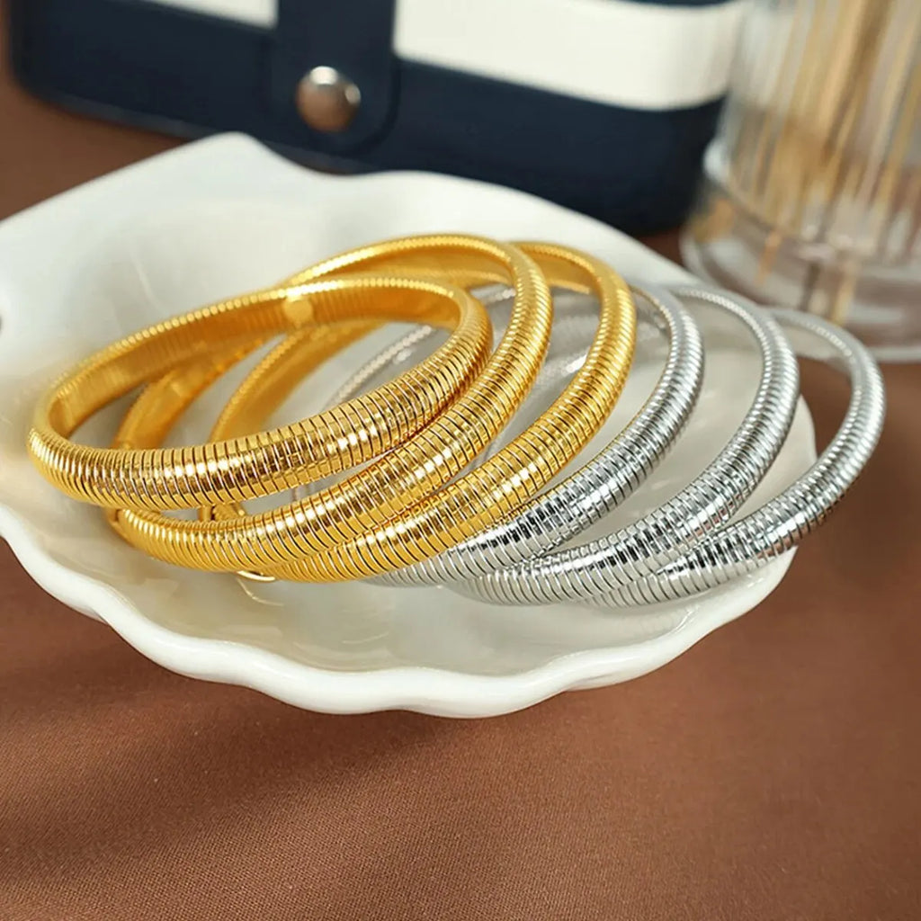 18K Gold-Plated Stainless Steel Stretch Bracelet for Women – Waterproof Retro Design