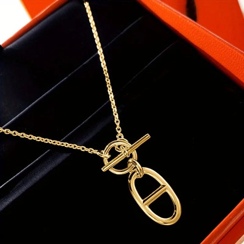 Women’s Minimalist Oval Toggle Pendant Necklace – Elegant Jewelry for Weddings & Parties