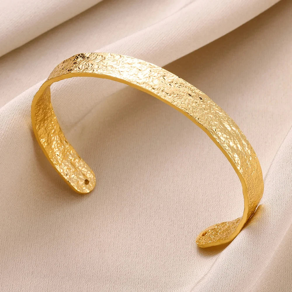 English: Luxury Textured Open Cuff Bracelet – Gold Tone