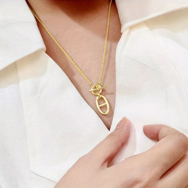 Women’s Minimalist Oval Toggle Pendant Necklace – Elegant Jewelry for Weddings & Parties