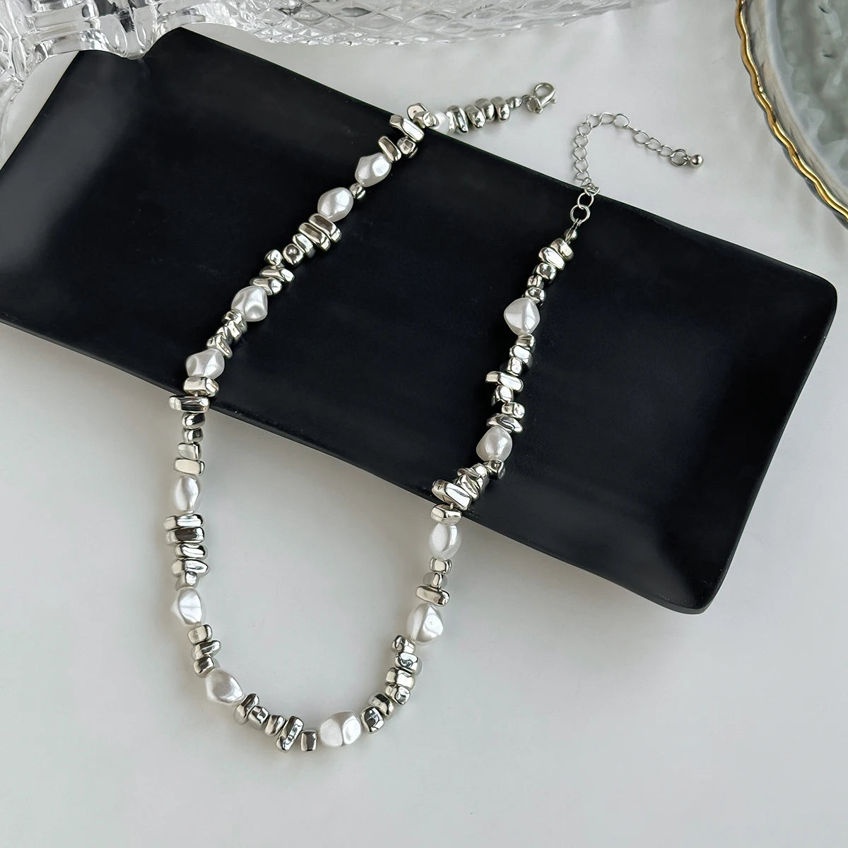 Women’s Pearl Choker Necklace – Gold-Tone Beaded Collar Party Jewelry
