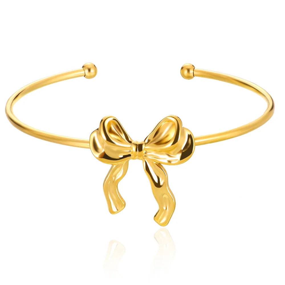 English: Luxury Textured Open Cuff Bracelet – Gold Tone