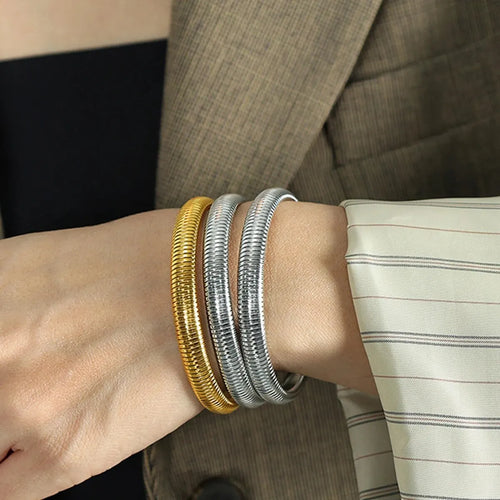 18K Gold-Plated Stainless Steel Stretch Bracelet for Women – Waterproof Retro Design