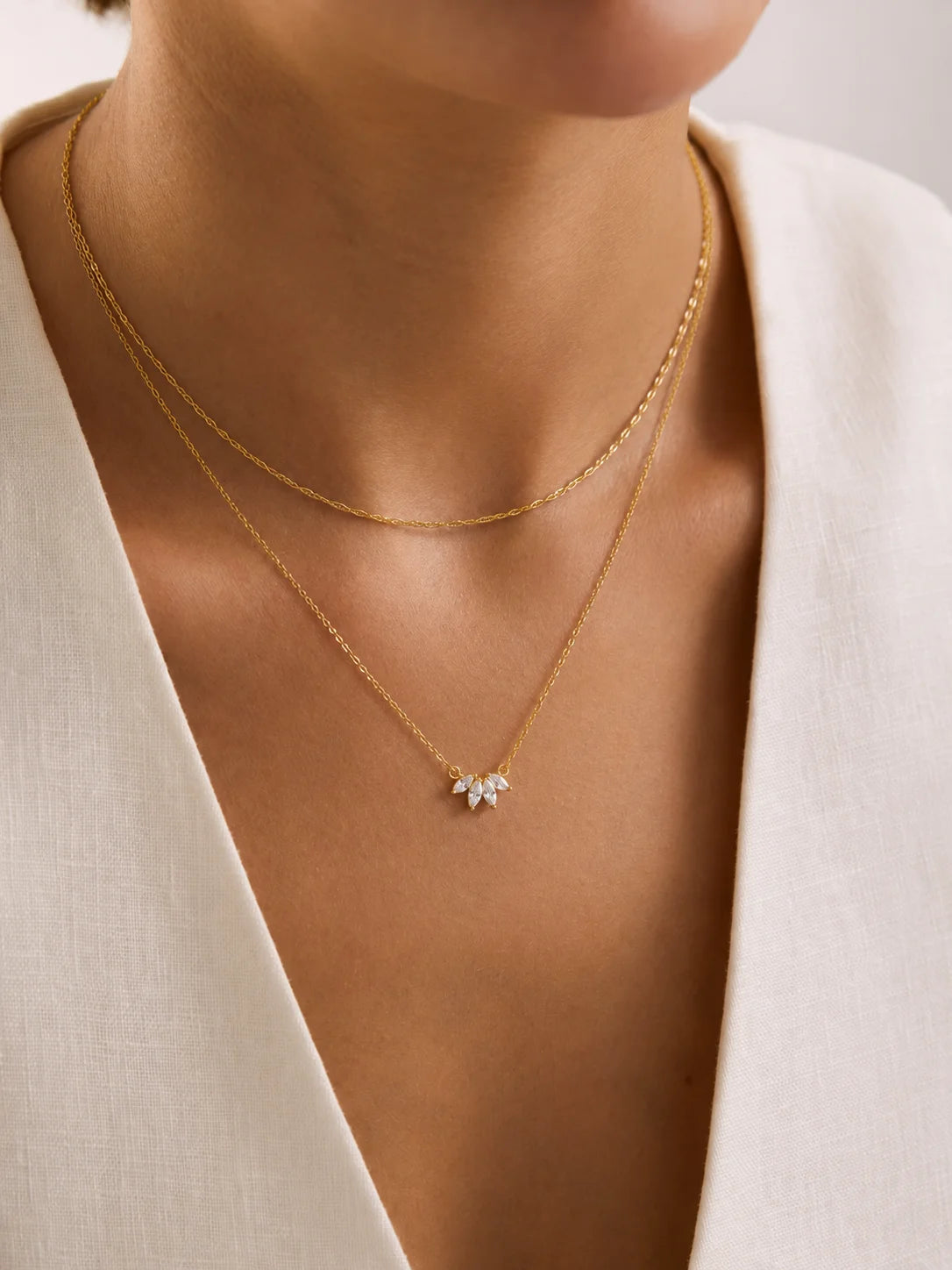 Exquisite Gold Pendant Necklaces
